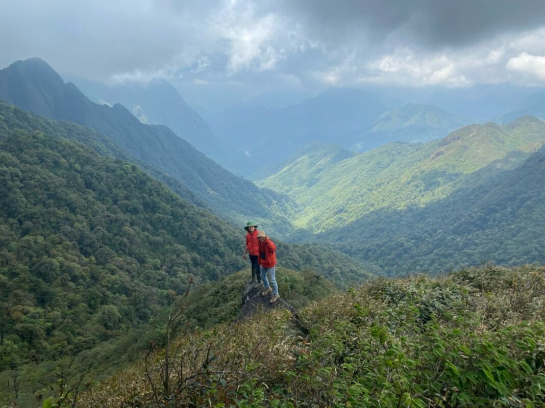 Vietnam Eco Tours: Sustainable & Family-Friendly Options 1 Destination_guide - the mountainous landscape in Sapa, Vietnam Eco Tours